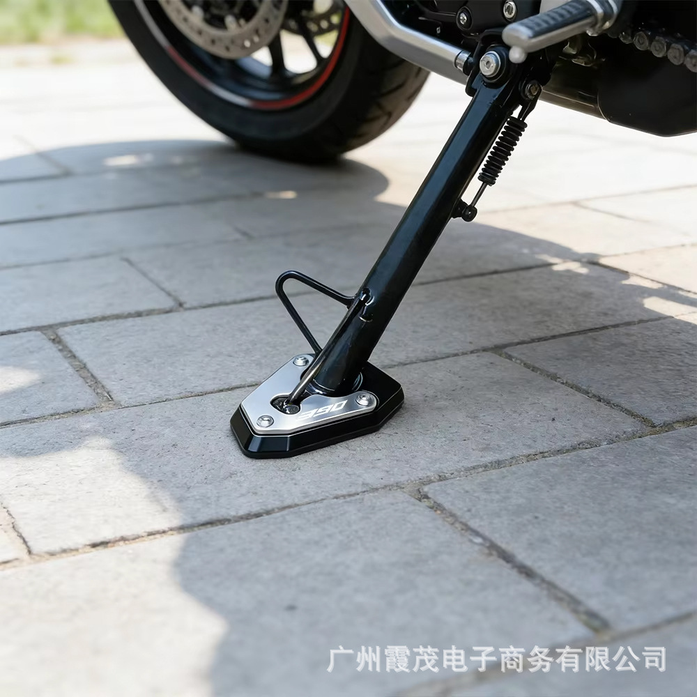 Suitable for KTM 390 ADVENTUR 25 model modified side stand enlarger seat, enlarged foot support, widened pad accessories