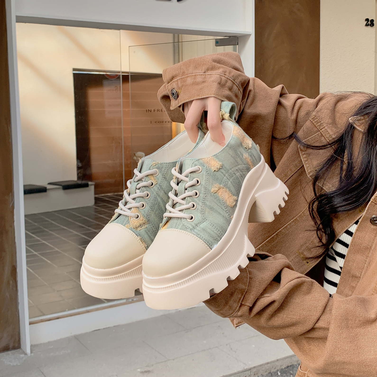 Biscuit big toe increased height and thick soles, seasonal casual shoes, denim canvas shoes for women with pants_voghion.com
