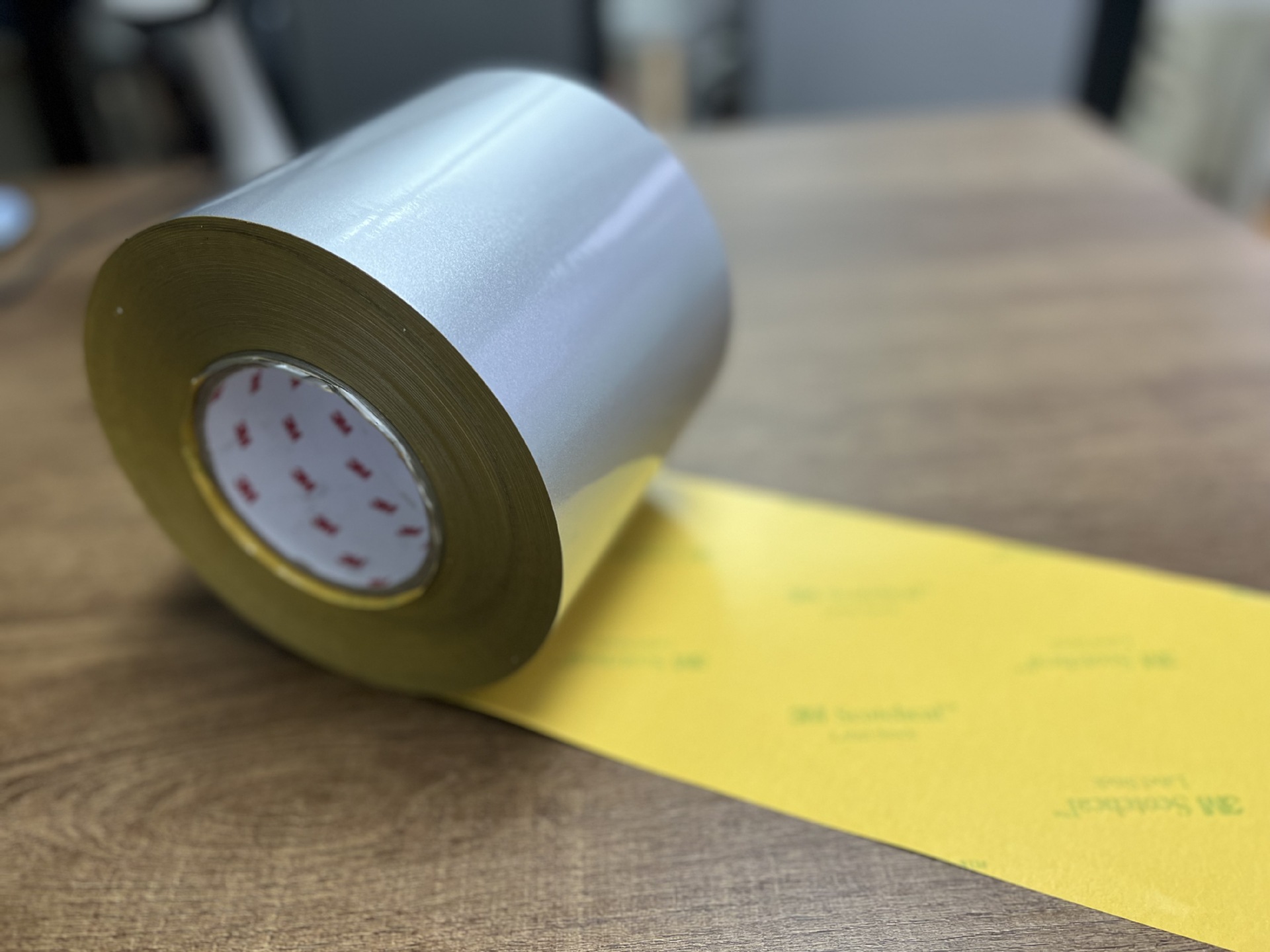 流延薄膜标签3m不干胶3M 3698E粘合剂320标贴压缩机覆膜标签不干