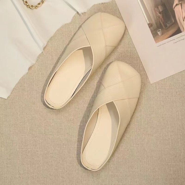 Baotou Slippers for Women 2026 Spring and Summer New Fashion Soft Leather Soft Sole Lazy Shoes Large Toe Shoes French Style Sandals