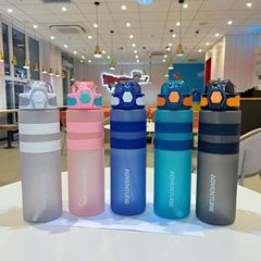 プラスチック製ウォーターカップ、大容量、つや消し外国貿易スキンフィールスペースカップ、屋外ポータブルスポーツポータブル落下防止ウォーターカップ