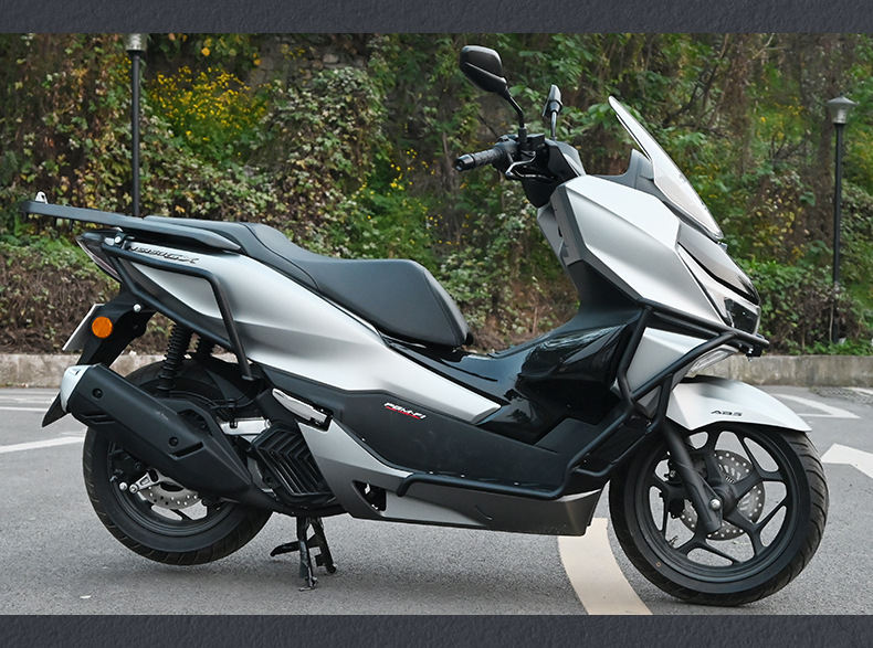 Suitable for the Sundiro Honda NS150GX motorcycle front and rear exhaust pipe bumpers, anti-fall modification with footrests