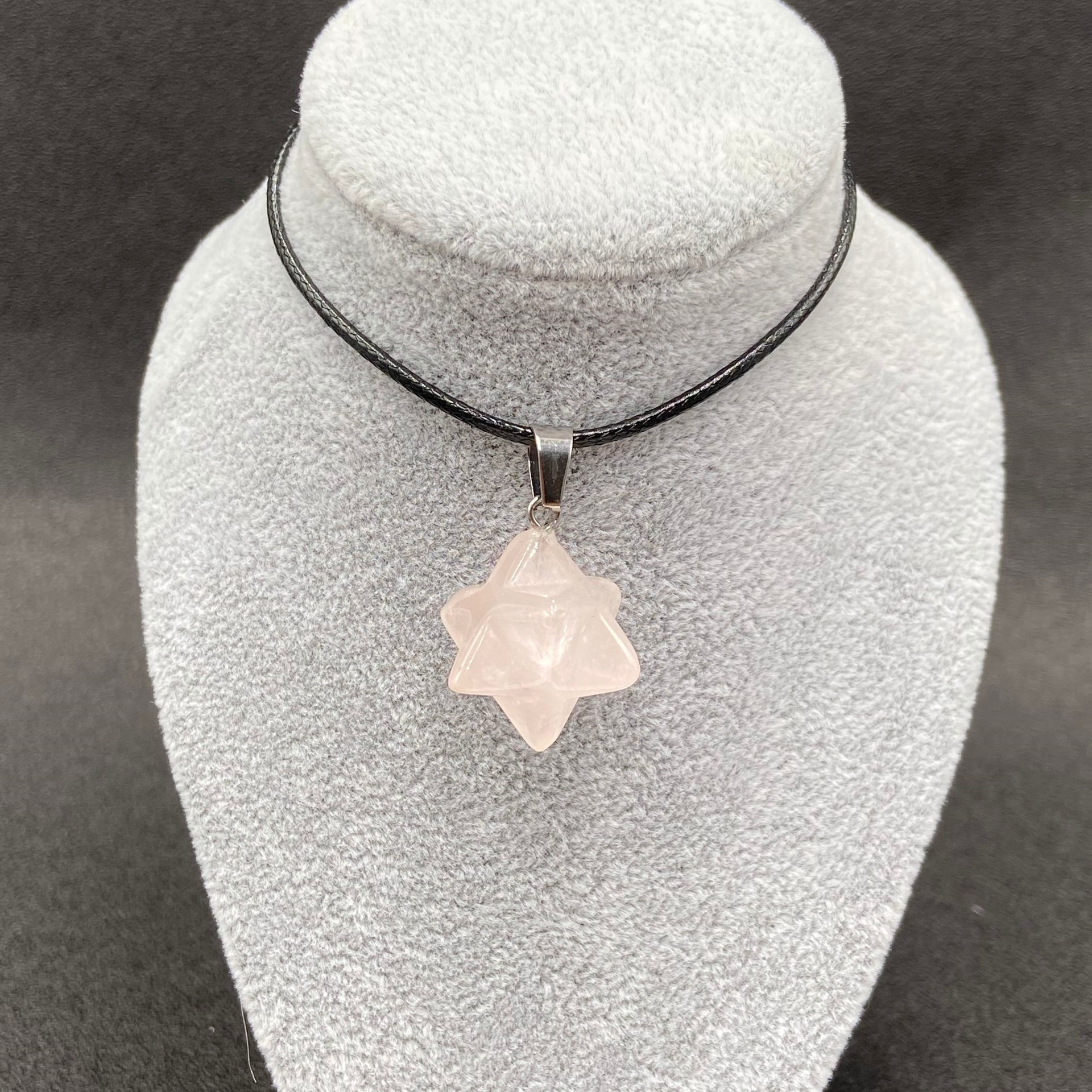 6g Weight Geometric Pattern Unisex Gender Fashion Pink Crystal Star Necklace Pendant 6