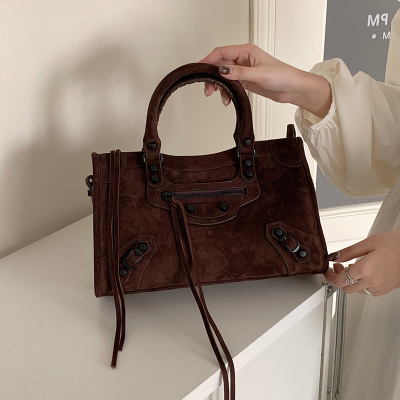 Niche Lamb Wool Motorcycle Bag For Women 2026 New Fashion Retro Crossbody Handbag Large Capacity Genuine Leather Suede Bag - Thumbnail 3