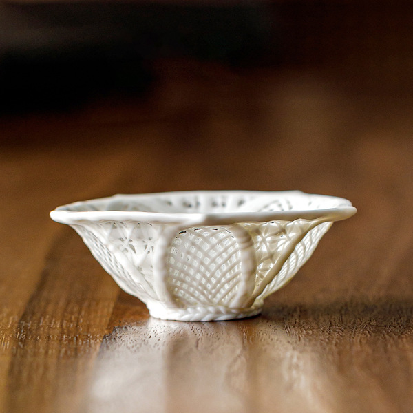 Master white porcelain pure hand-woven exquisite jade porcelain tea…