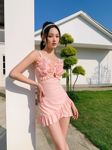 Flower bud one-piece skirt style slim conservative swimsuit for women hot spring beach vacation sweet girl student new style