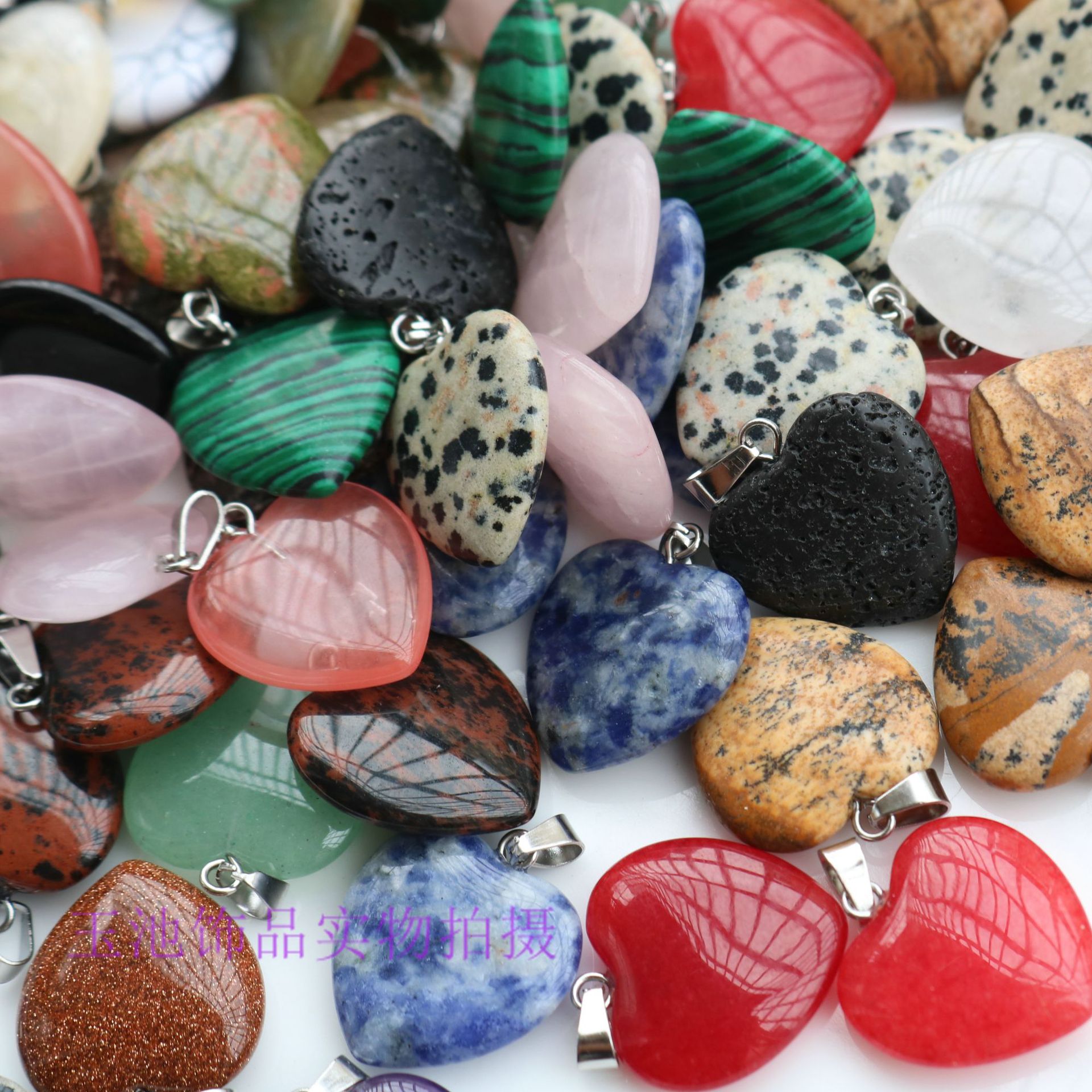 Venta transfronteriza de amor amor amor amoroso colgante verde Dongling pequeño corazón de melocotón colgante orejas accesorios diy