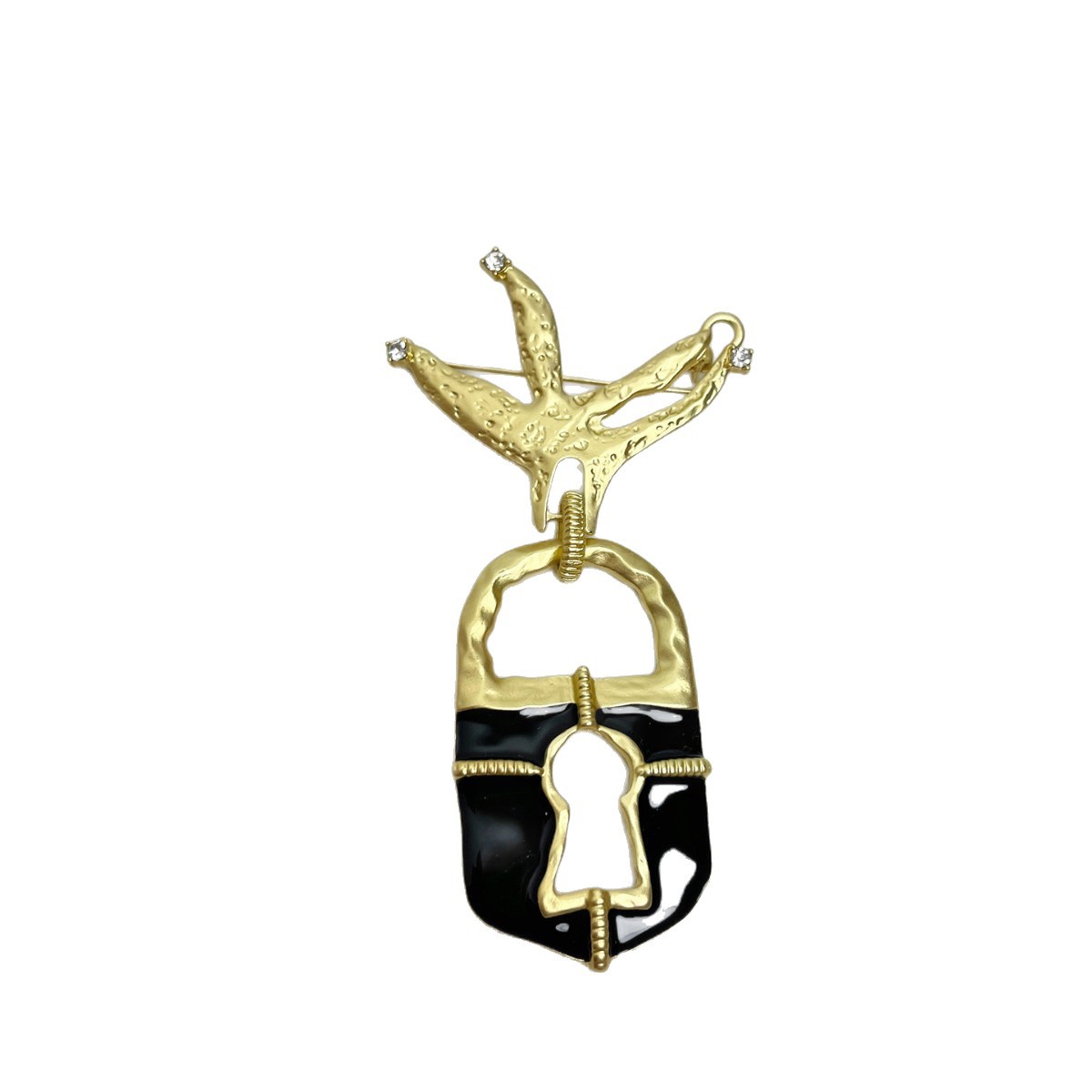 French-Style Vintage Niche Design Enamel Keyhole Chain Tassel Brooch with Unique Personality and Elegant Style