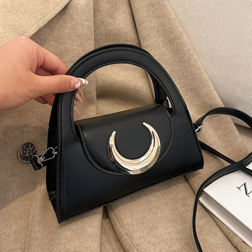 Internet celebrity fashion small fresh and western style handbag  early spring new style simple one-shoulder crossbody bag temperament small square bag