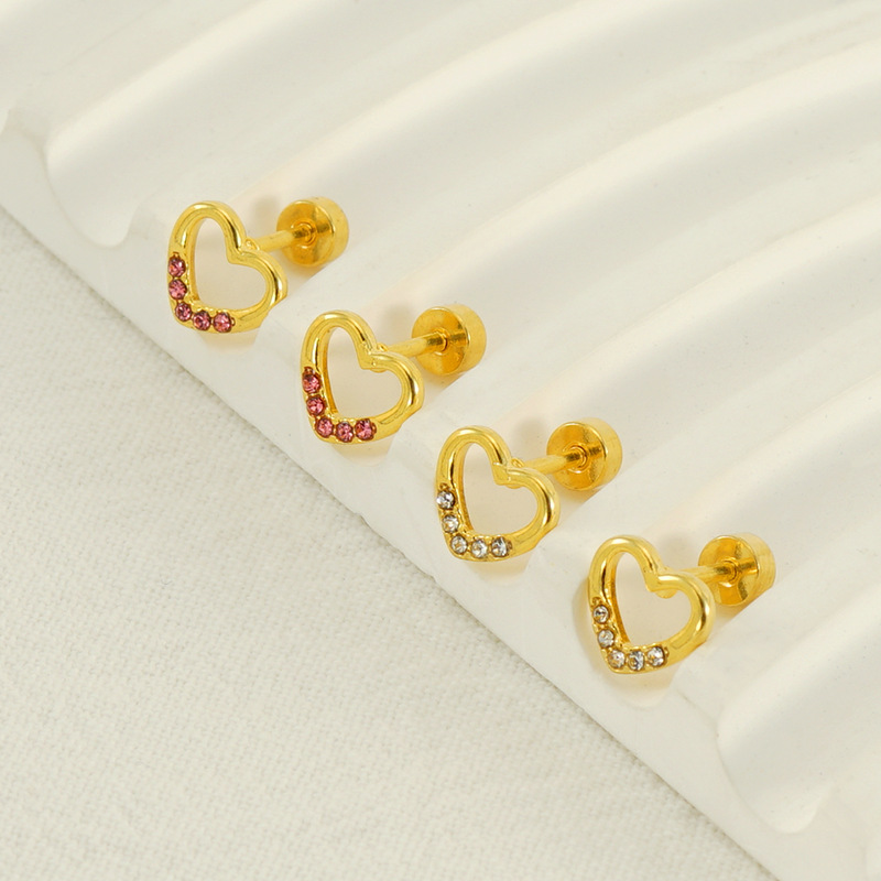 Joyas transfronterizas Pendientes de hilo al por mayor Pendientes pequeños de diamantes de amor Pendientes en forma de corazón hueco de acero de titanio viento ins mujer