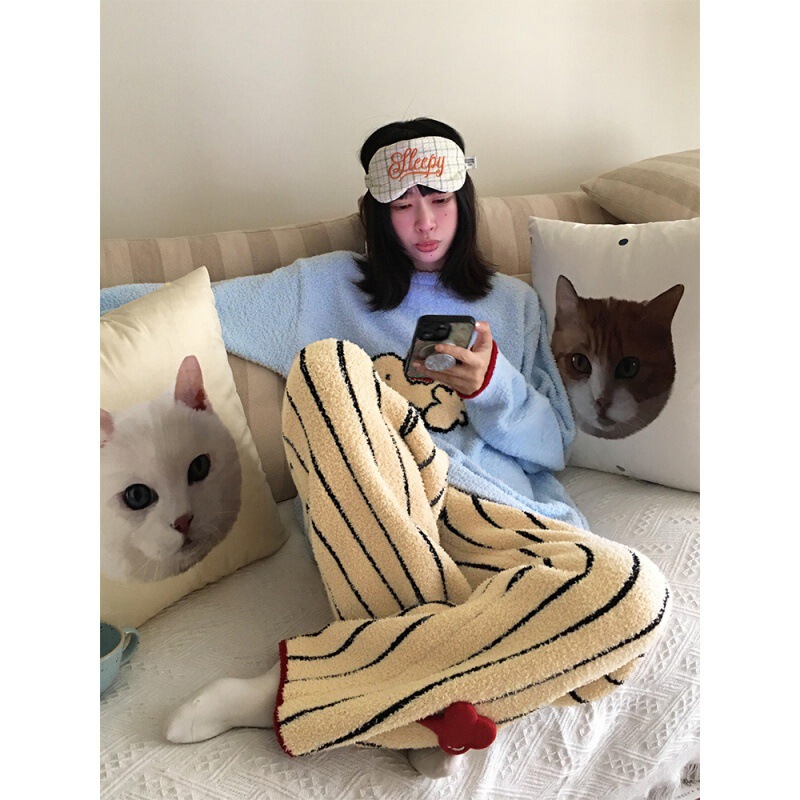 Sweet and Cute Cool Cat Knitted Half-Fleece Pajamas for Girls, Autumn and Winter Casual Thickened Set Loungewear Sweet and Cute Cool Cat Knitted Half-Fleece Pajamas for Girls, Autumn and Winter Casual Thickened Set Loungewear