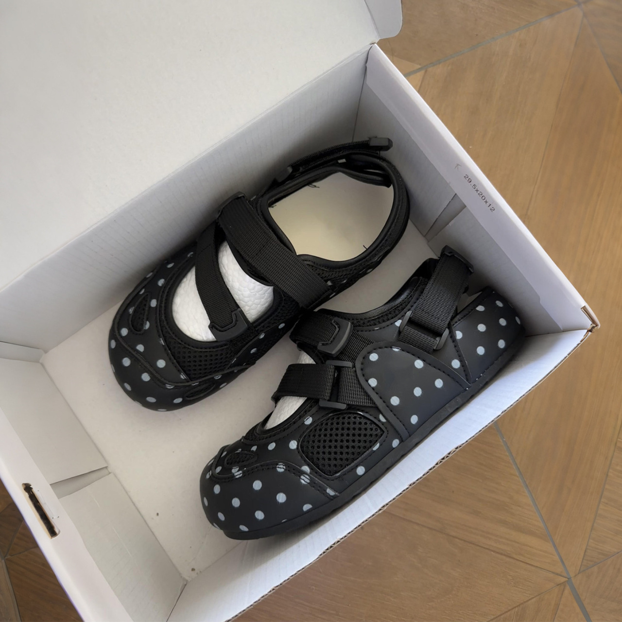 2026 nuevo nicho de moda punto de onda cómodo suela suave transpirable velcro bolsas casuales zapatillas deportivas