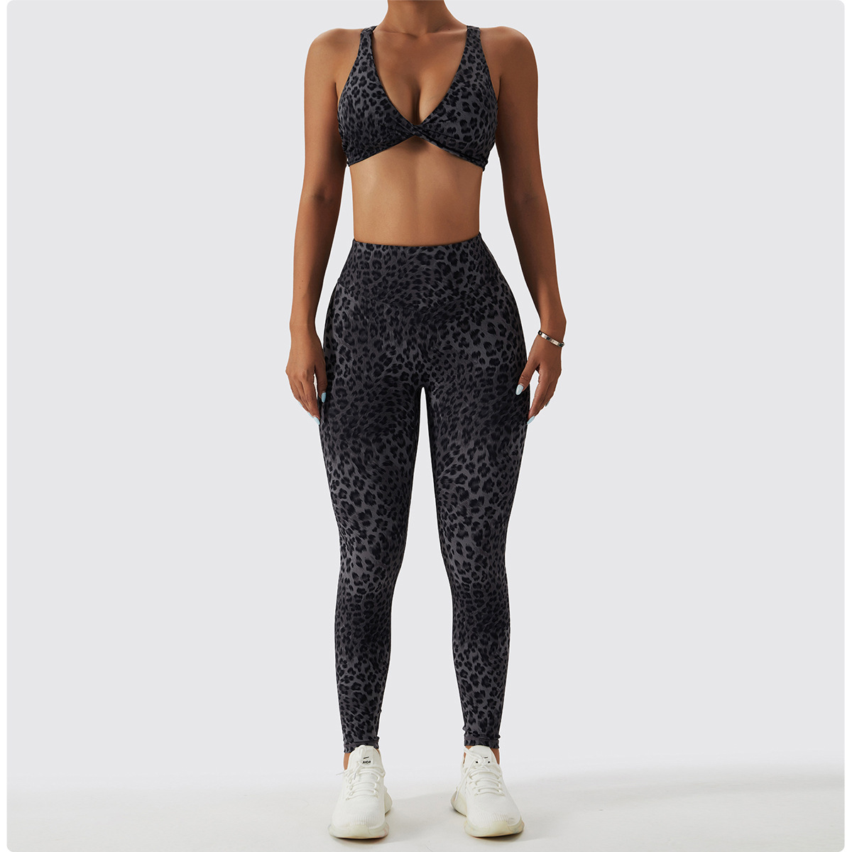 7 model display-BCK6561-2_02.jpg