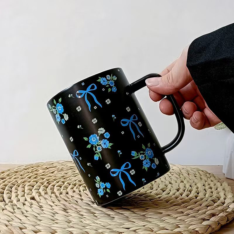 Retro lujo ligero alto sentido arco flor triturada taza de cerámica exquisita taza de nicho de alta capacidad taza de alto valor facial