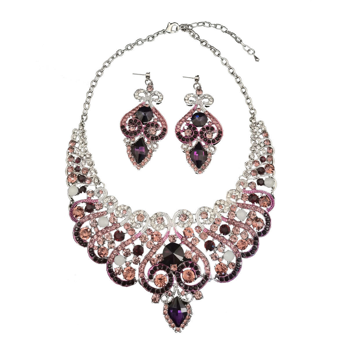 Ensemble collier et boucles d'oreilles ras du cou entièrement sertis de diamants, de qualité européenne et américaine, très prisé pour les robes et les soirées de gala._voghion.com