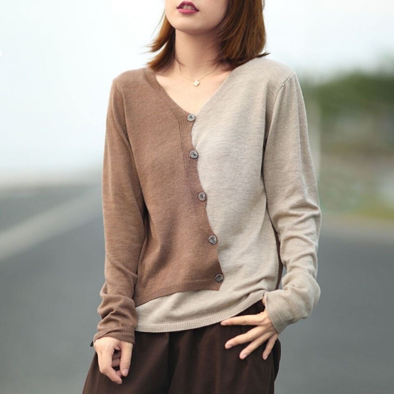 2023 Women's Autumn V-neck Artistic Sweater Women's Loose Lazy Style Fashionable Korean Fake Two-piece Sweater