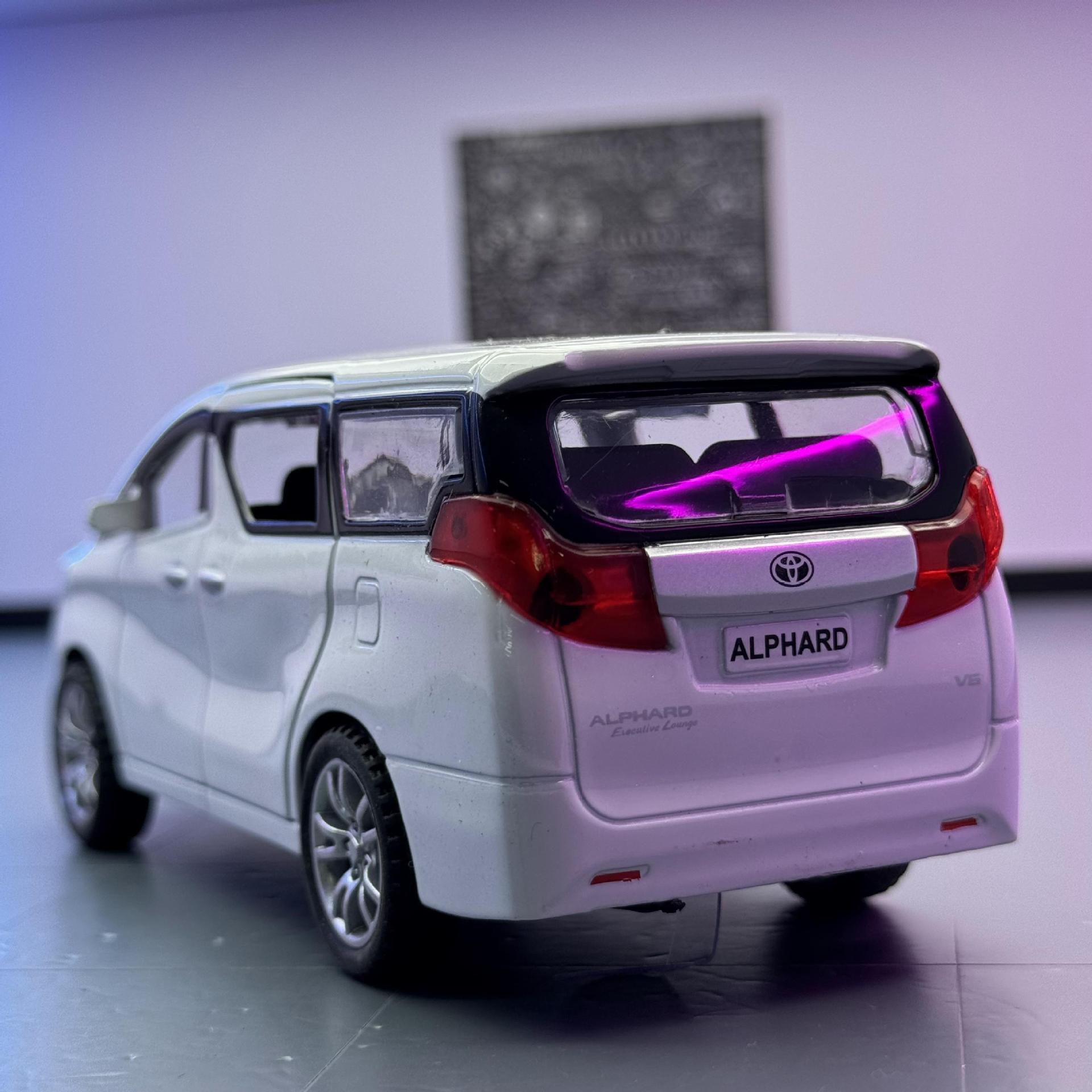 Zhiguan World Alloy Car Model 1:32 Elfa Business Vehicle Sound Light Tack Toy Model Music Car