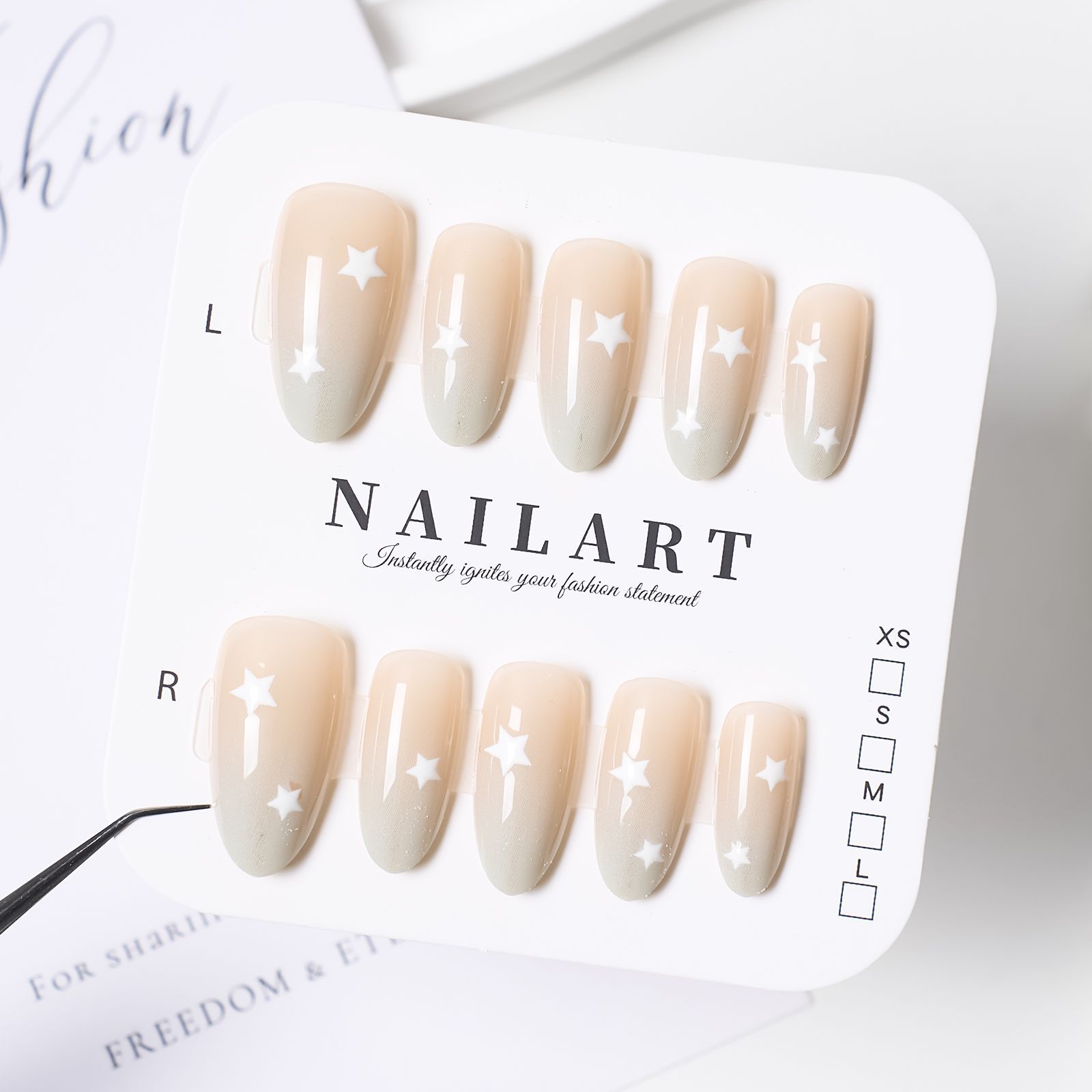 10 piezas decodificadas en línea estilo rojo temperamento alto poco fragante estilo francés in se siente la atmósfera blanca de las uñas hechas a mano