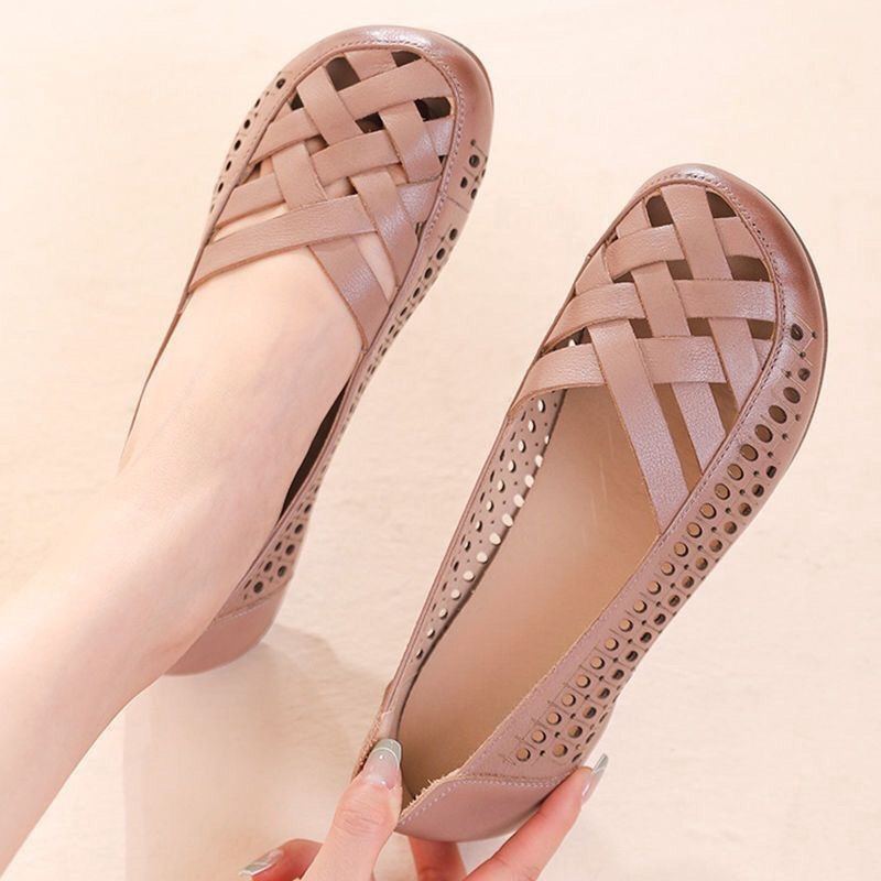 Mom's Shoes, Summer Single Shoes for Middle-Aged and Elderly People, Affordable Perforated Shoes, Soft Leather, Comfortable Women's Sandals, Flat Non-Slip Shoes, Bulk Sale
