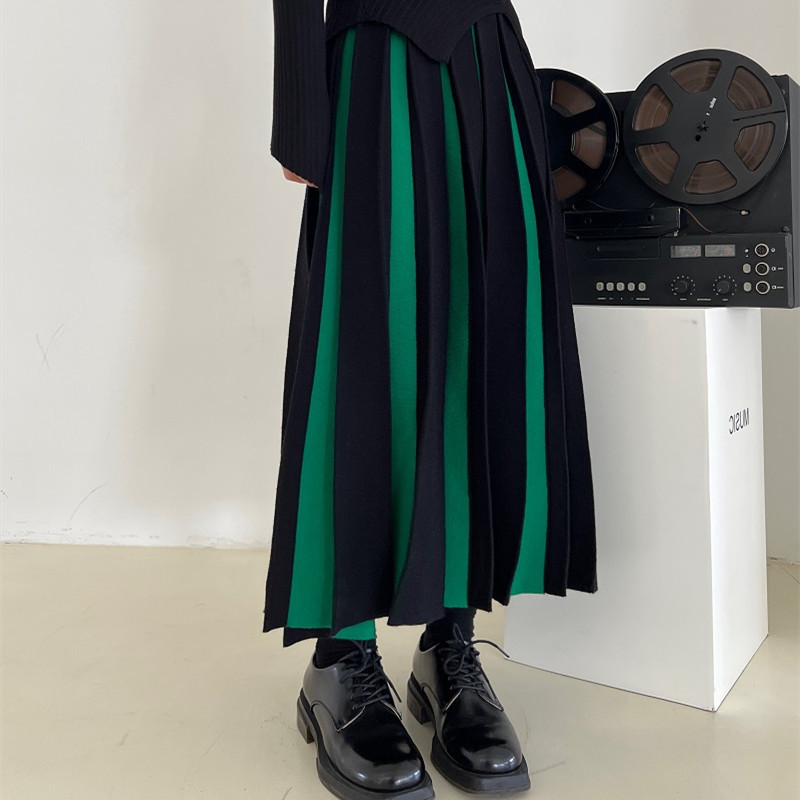 European-Style Autumn and Winter Knit Skirt for Women 2026, High-Waisted Color-Blocking Mid-Length Pleated Skirt, Trendy Long Skirt