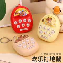 新商品のミニアニメのパンは、子供の知育玩具ゲーム機のキーホルダーを押して飾っています。