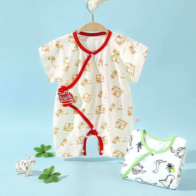 Chinese-style infant onesie, pure cotton cheongsam climbing suit, Hanfu-style short-sleeved summer clothes with buttoned collar, traditional Chinese fashion.