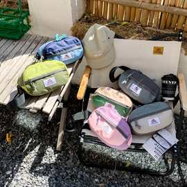 洋气格子小孩胸包休闲运动轻便出游男女童斜挎包新款外贸儿童腰包