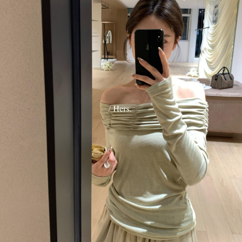 Hers a Touch of Sweetness: Gentle, Elegant, Simple Style, Fashionable and Stylish, Pleated Off-Shoulder, Waist-Cinching, Slimming Long-Sleeve Blouse