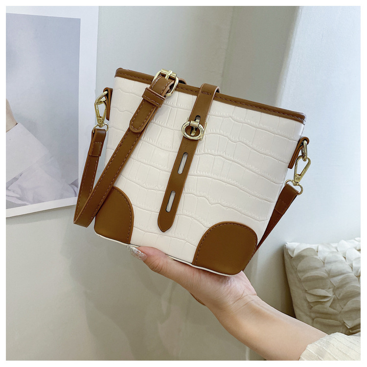 Nihaojewelry Fashion Texture Crocodile Pattern One-shoulder Messenger Bucket Bag Wholesale display picture 75