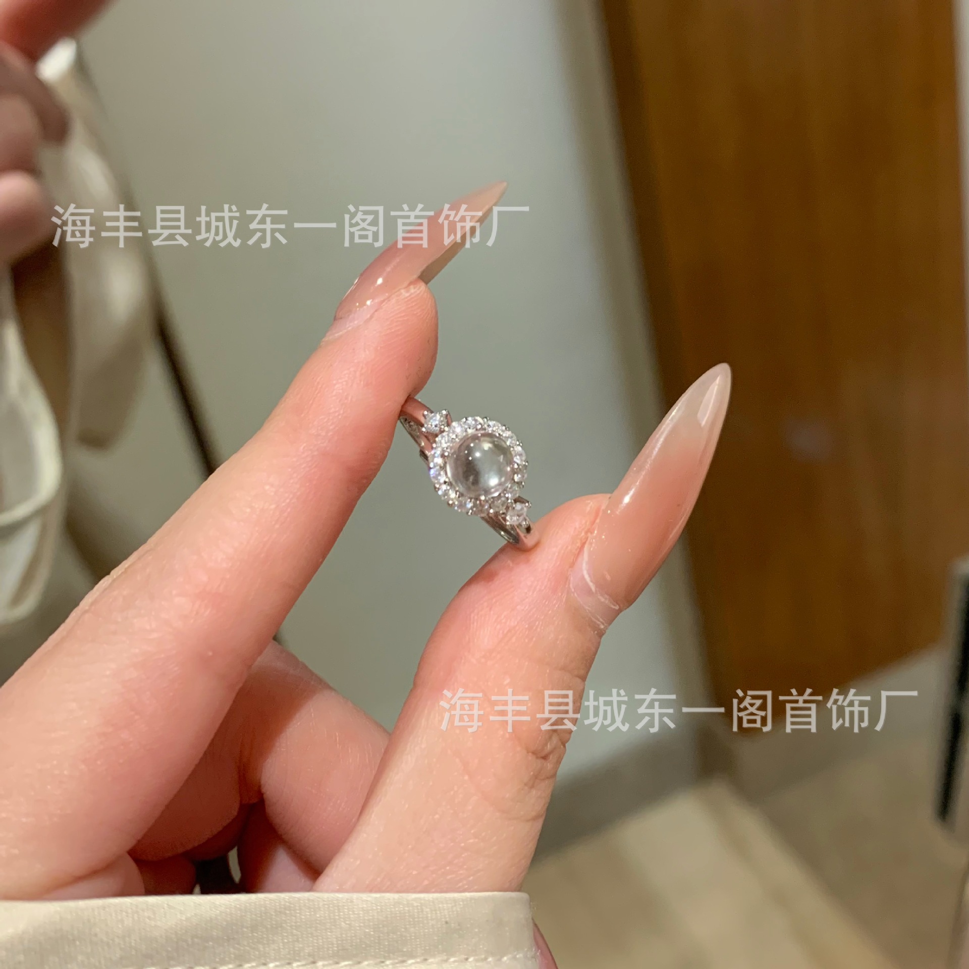 厂家批发高品质s925银镶嵌天然水沫玉戒指小清新轻奢风设计款女式