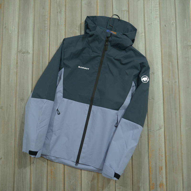 MAMMUT Mammoth Spring and Autumn Hooded Softshell Windproof Waterproof Outdoor Jacket Couple's Sports Jacket Loose Fit MAMMUT Mammoth Spring and Autumn Hooded Softshell Windproof Waterproof Outdoor Jacket Couple's Sports Jacket Loose Fit