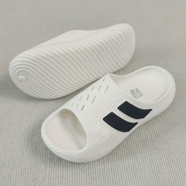 Three Pairs of Purechill Slip-On Slippers for Men and Women, Non-Slip Sandals, Couple Style Non-Slip Slippers