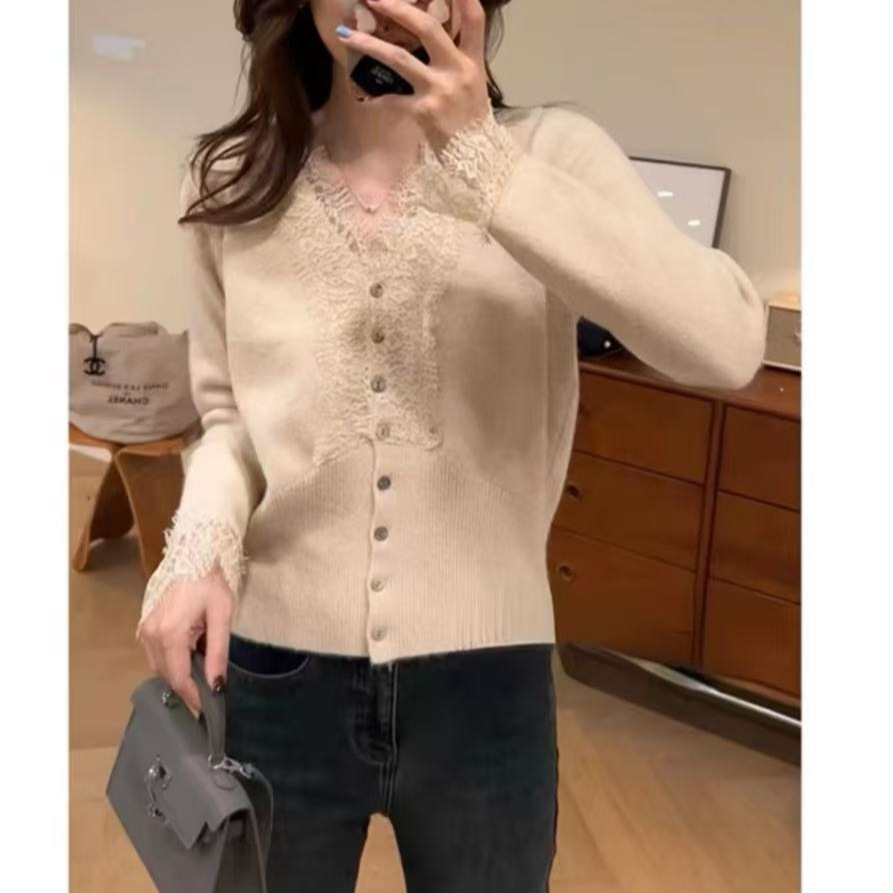 한국 스타일 레이스 스티칭 디자인 센스 V 넥 스웨터 여성의 패셔너블 내부 슬림핏 슬리밍 긴 소매베이스 니트 카디건