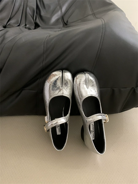 B300 silver