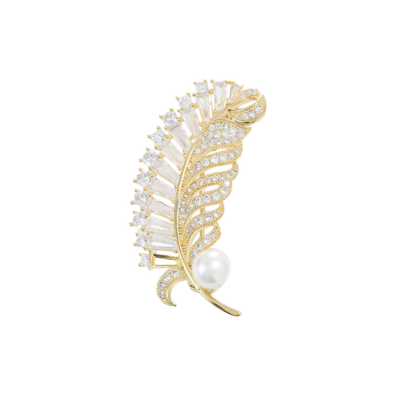 Otoño y invierno nuevo broche de plumas de perlas, broche de flores de alta calidad para mujeres, regalo de Navidad de alta calidad para novias y amigos.