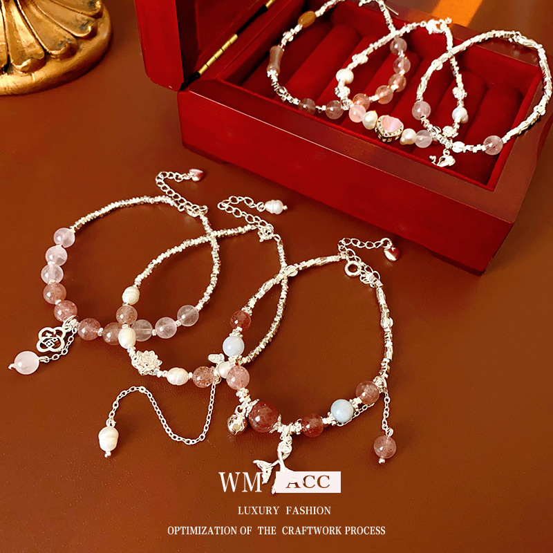 Collar con diseño de mariposa y flor, diseño de nicho moderno, cadena para clavícula, versátil, sensación de alta gama, fabricante de joyería para mejores amigas