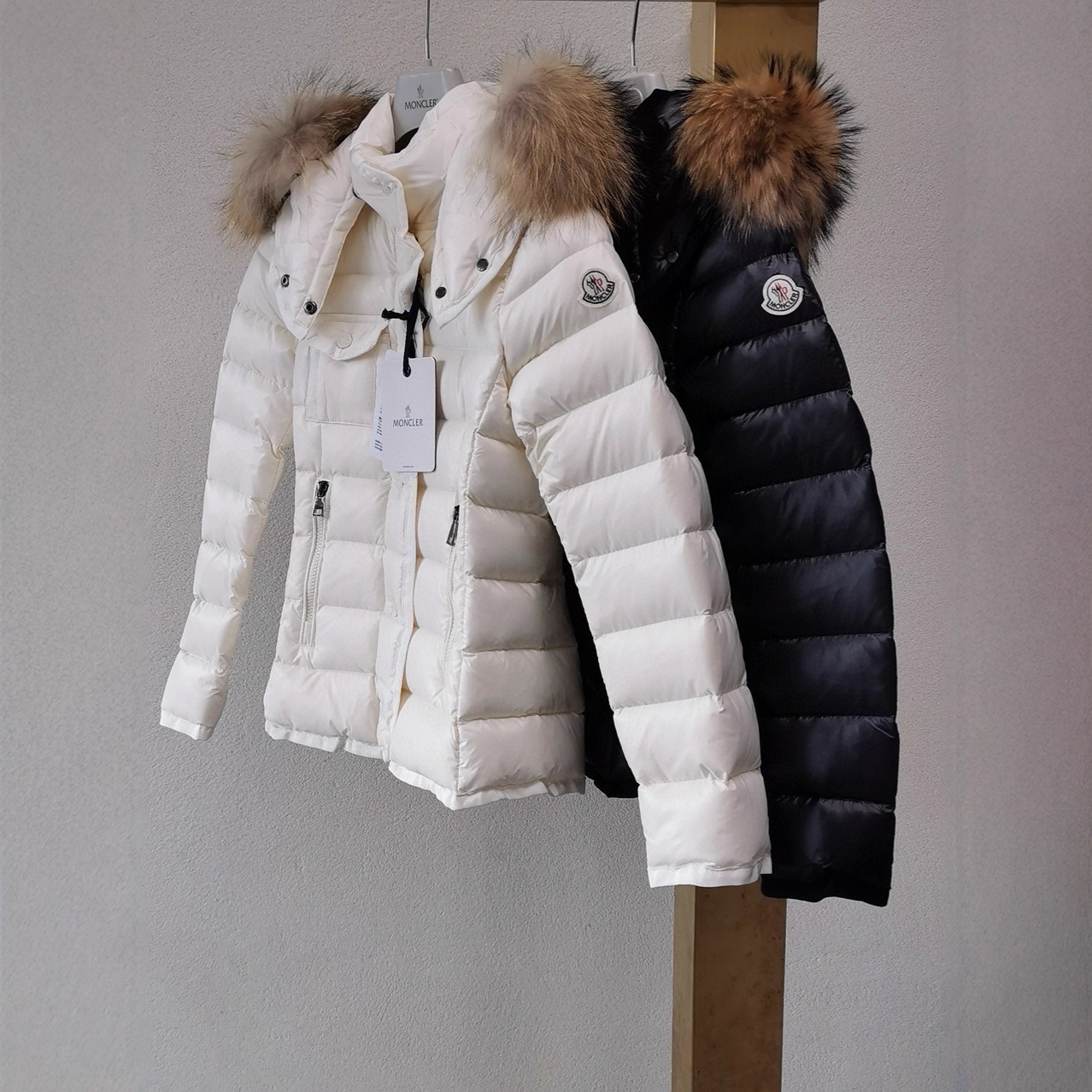 Item No. 032031 Women's Short Down Jacket Thickened Warm Women's Hooded Down Jacket Wholesale Pocket Wool Collar