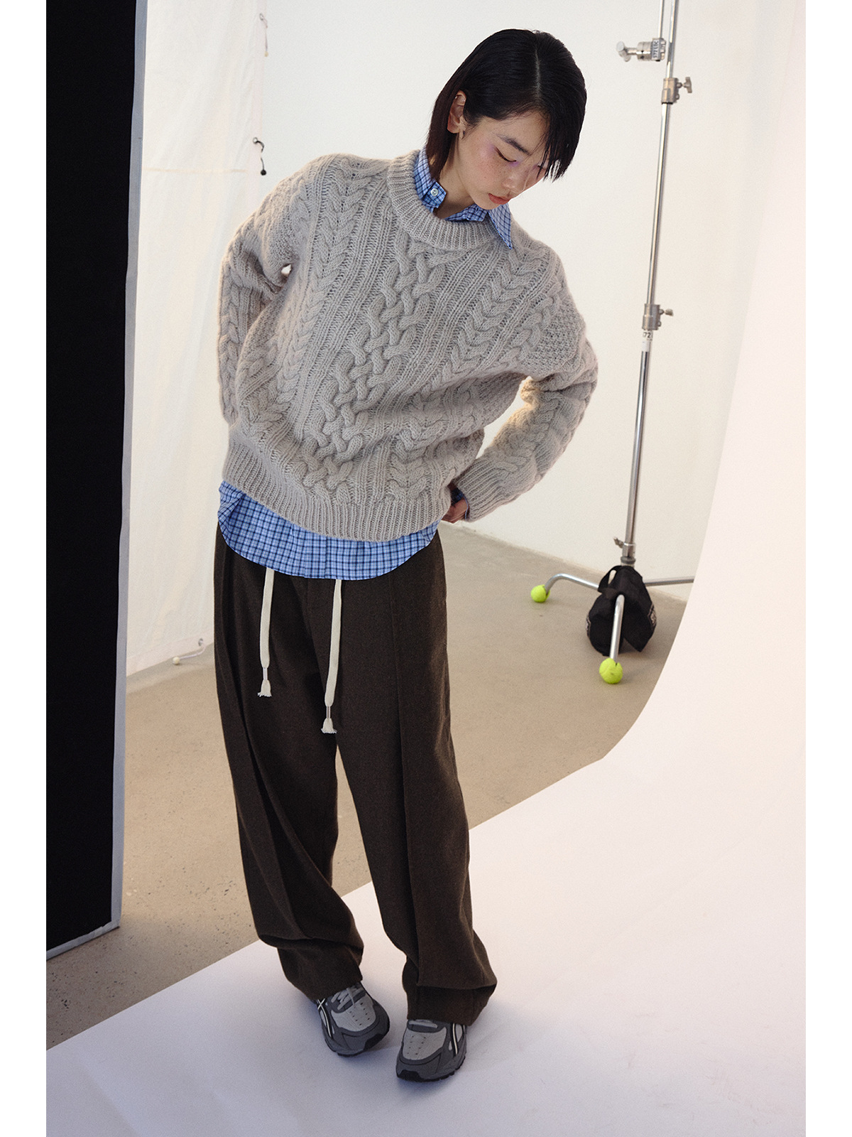 [時を知る] 新品のウールの手作りのハンギングテーパードパンツV7759