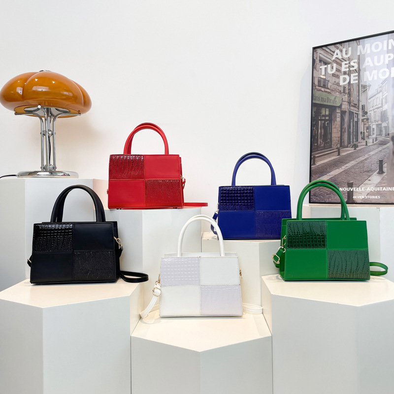 2025 nuevo estilo retrógrado francés de estilo extranjero bolso de hombro simple moda personalidad exquisita bolsa de mano de moda