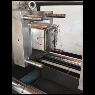 Avtomobil hissələri qəlibləri Parts Molds Automotive Interior