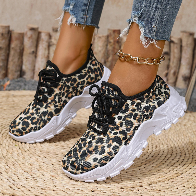 2025 Spring New Fashion Trend Versatile Comfortable Non-Slip Soft-Soled Sports Shoes Knitted Mesh Shoes Lace-Up Women's Shoes