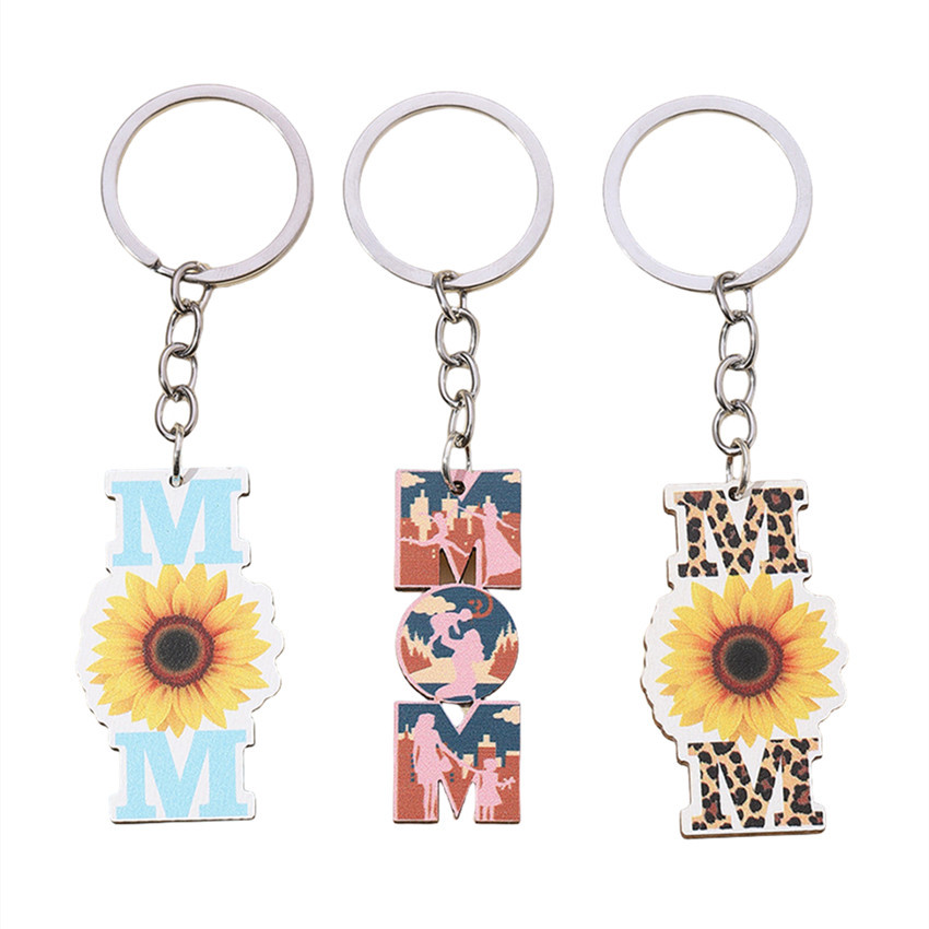 11g Weight Keychain Classification 1 Piece Quantity Casual, Holiday, Daily Occasion Wood Material Mother'S Day Festival Letter, Chrysanthemum Pattern Unisex Gender Pastoral Style Pastoral Letter Chrysanthemum Wood Mother'S Day Unisex Keychain 无