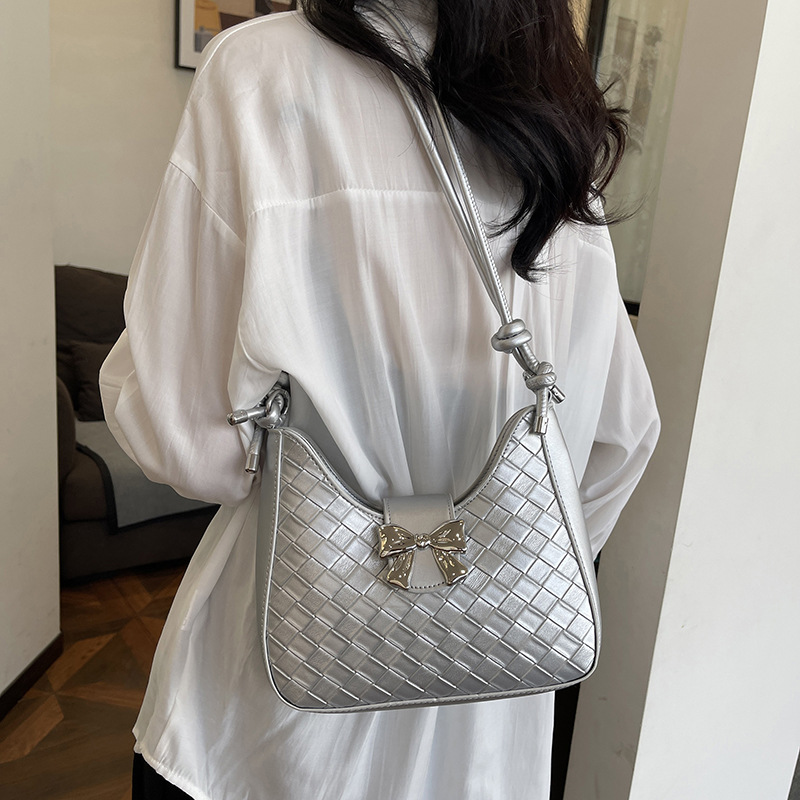 Bolsa de moda de tendencia bajo la axila para mujeres 2024 nicho de verano coreano de alta calidad tejido bolso de hombro casual bolso de brazo