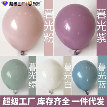 �Ý�10��12��ĺ����{�G�ϰ�ɫ���z�����p�����������Ɍ�����b�