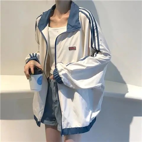 Ropa de protección solar 2025 verano nueva chaqueta fina para mujer, top de manga larga estilo coreano holgado, informal y a la moda para estudiantes.