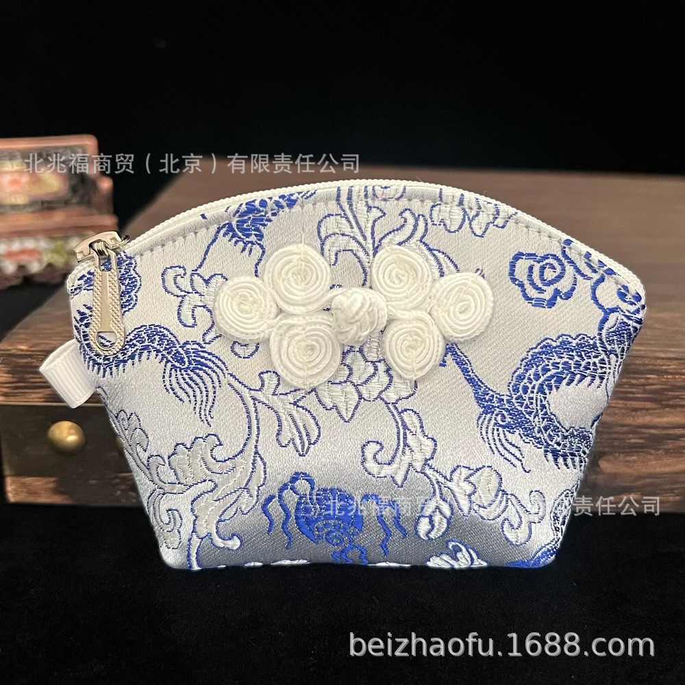 파란색과 흰색 껍질