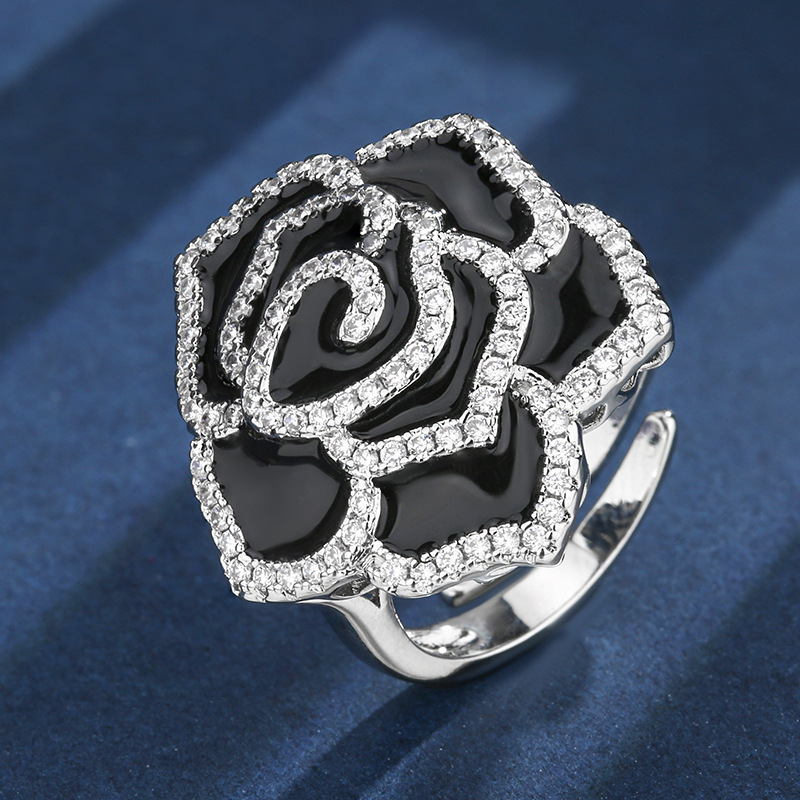 Producto popular Zhuang Shengsheng joyería fondo de cobre chapado en oro simulación diamante blanco micro incrustado rosa oscura traje de lujo ligero de alta gama mujer