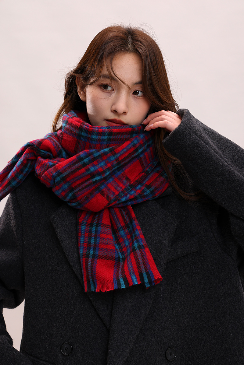 Korean version 2024 new women's autumn and winter warm shawl red checkered high-end atmosphere knitted thick scarf_voghion.com