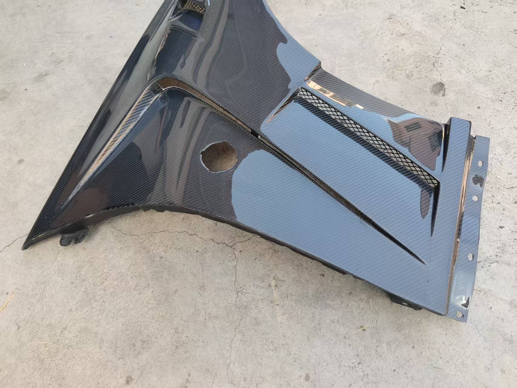 Suitable for Nissan 370Z Modified Lightweight Carbon Fiber Perforated Fender Car Parts Mudguard
