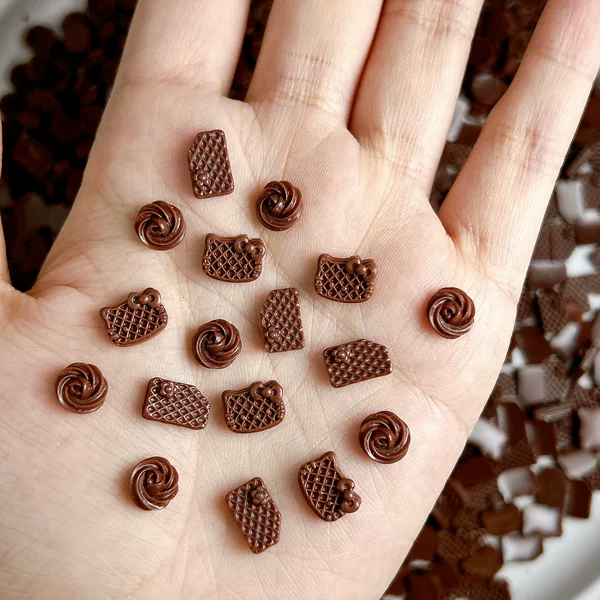 New Nail Art Jewelry Resin Luminous Cute Cat Head Chocolate Biscuit Coffee Color DIY Nail Decoration Wholesale